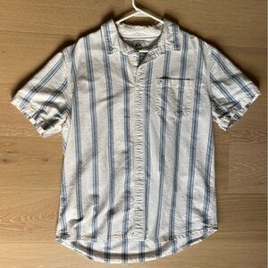 Men’s blue and white striped button up Quicksilver tee shirt